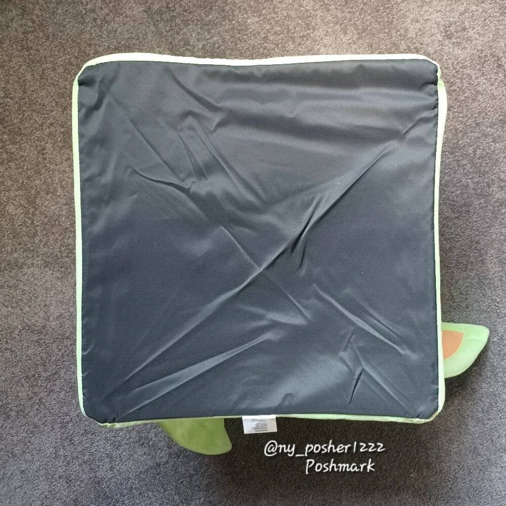 𝗰𝗵𝗲𝘄𝘆 𝗦𝗧𝗔𝗥 𝗪𝗔𝗥𝗦 𝗠𝗔𝗡𝗗𝗔𝗟𝗢𝗥𝗜𝗔𝗡 The Child Cave Pet Bed Green
